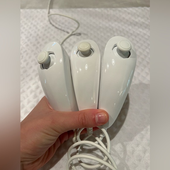 Nintendo Wii Controllers - Picture 3 of 3